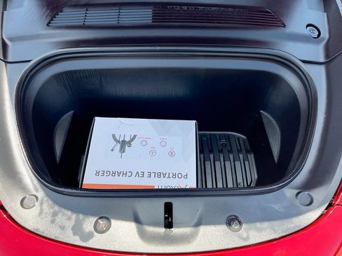 Used 2024 Tesla Model Y Long Range RWD image 33