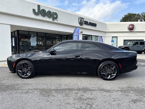 Used 2025 Dodge Charger R/T w/ Quick Order Package 25M R/T image 8