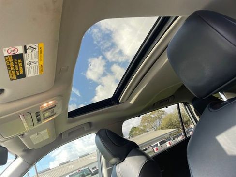 Used 2021 Toyota Highlander XLE FWD image 20