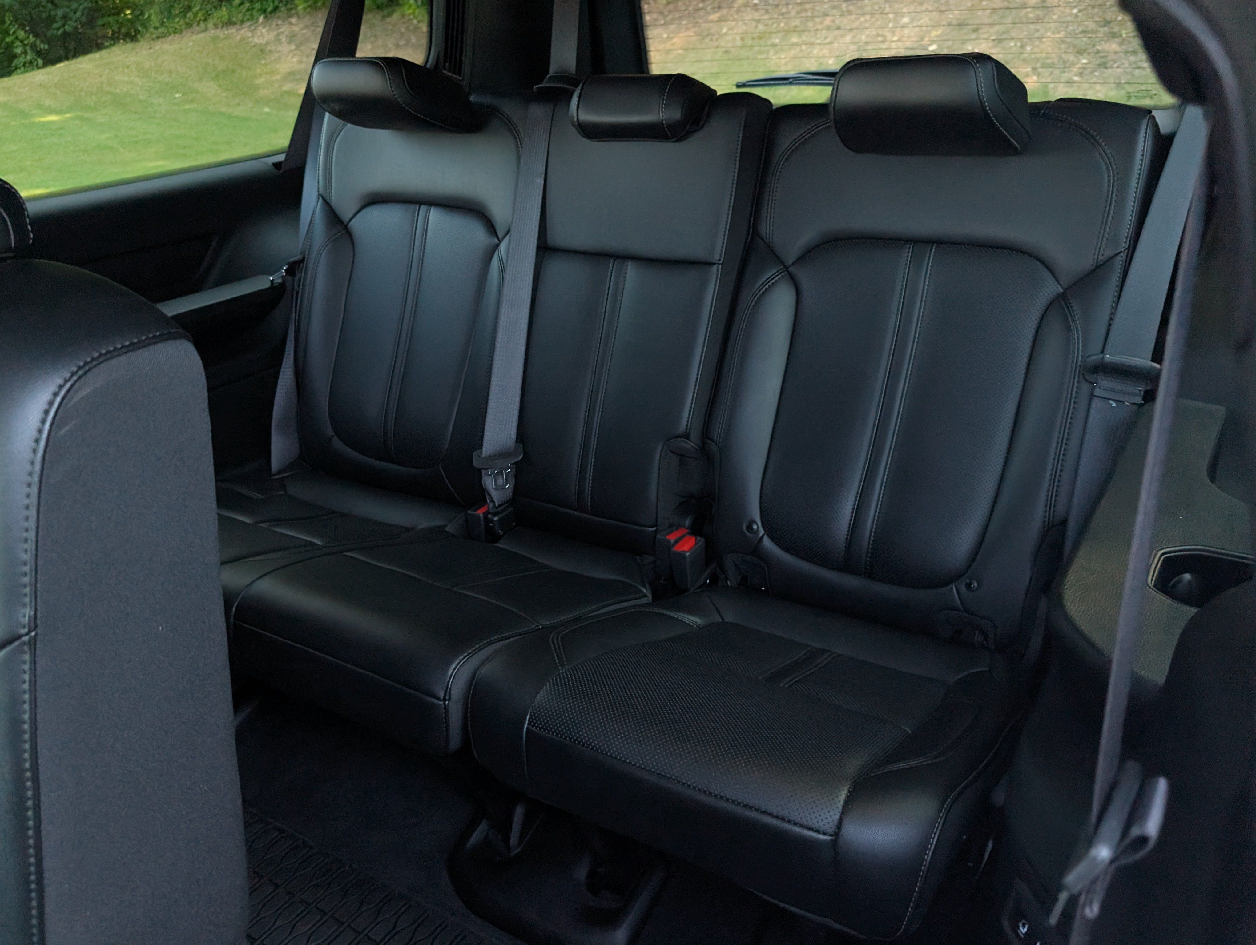 Used 2024 Jeep Wagoneer L 2WD image 19