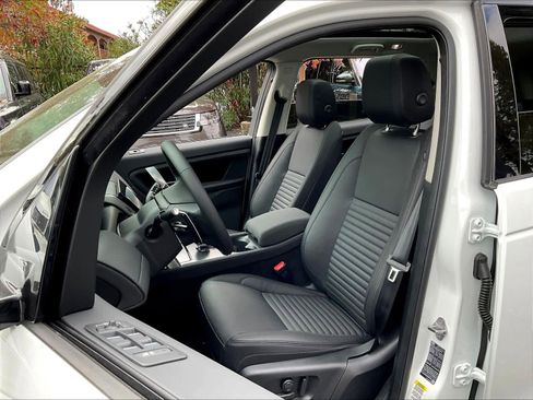 New 2025 Land Rover Discovery Sport S image 11