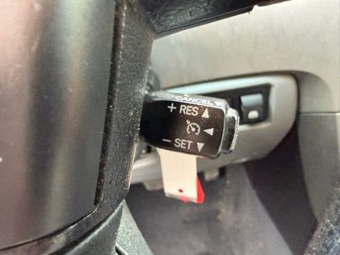 Used 2013 Toyota Tundra 2WD CrewMax w/ SR5 Pkg image 10