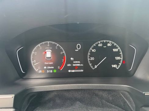 Used 2025 Honda Pilot TrailSport image 17