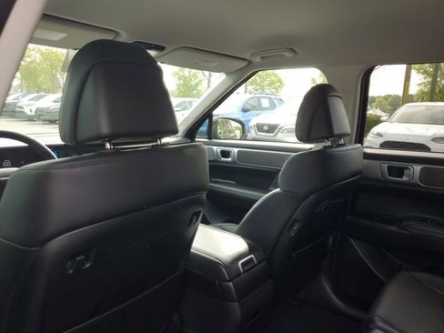 Used 2025 Hyundai Santa Fe SEL FWD image 11