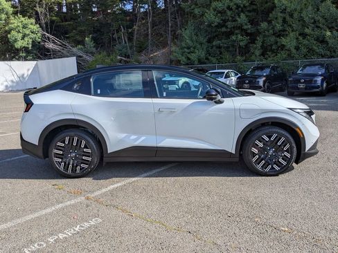 New 2026 Nissan Leaf Platinum+ FWD image 4