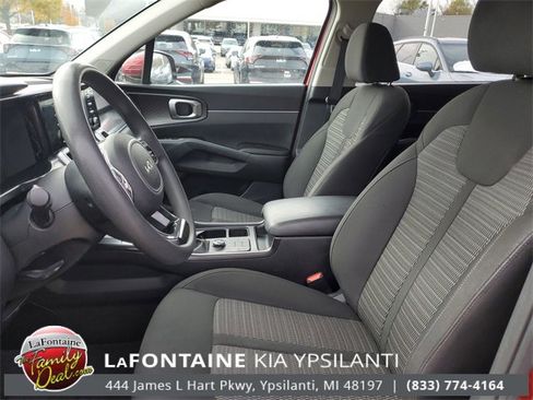 Used 2022 Kia Sorento LX image 8