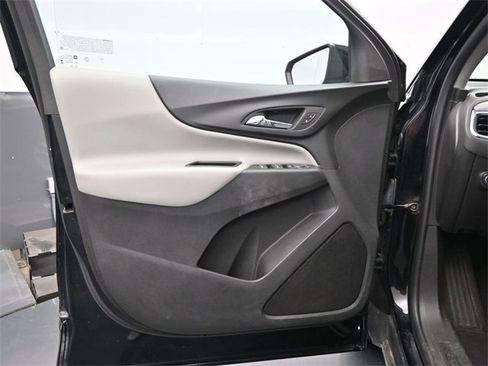 Used 2023 Chevrolet Equinox LT image 17