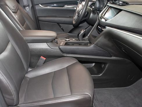 Used 2025 Cadillac XT5 Premium Luxury AWD/4WD image 10
