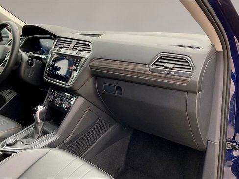 Used 2024 Volkswagen Tiguan Wolfsburg Edition image 17