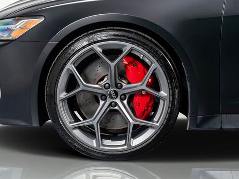 Used 2025 Audi RS 6 performance image 22