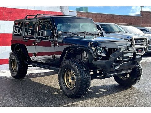 Used 2015 Jeep Wrangler Unlimited Sahara w/ Connectivity Group image 12