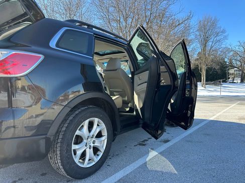 Used 2011 MAZDA CX-9 Touring w/ Moonroof & Bose Audio Pkg image 13