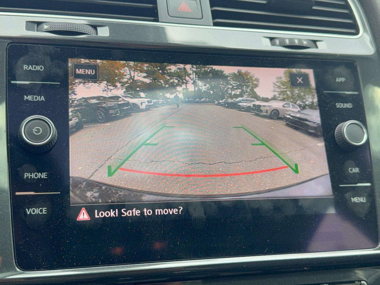 Used 2019 Volkswagen Golf SE w/ Driver Assistance Package FWD image 24