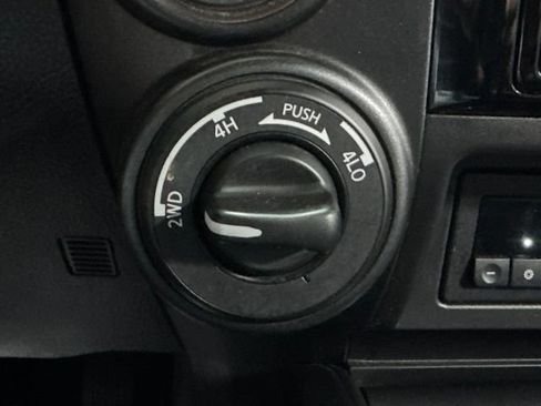 Used 2020 Nissan Titan PRO-4X w/ Pro-4x Convenience Package AWD/4WD image 27