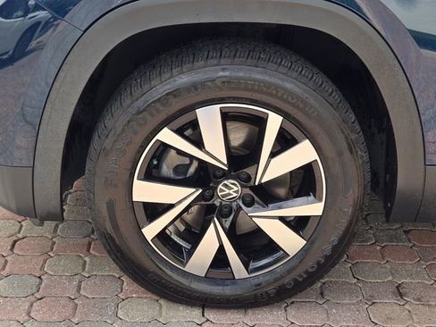 Certified 2021 Volkswagen Atlas Cross Sport SE image 11