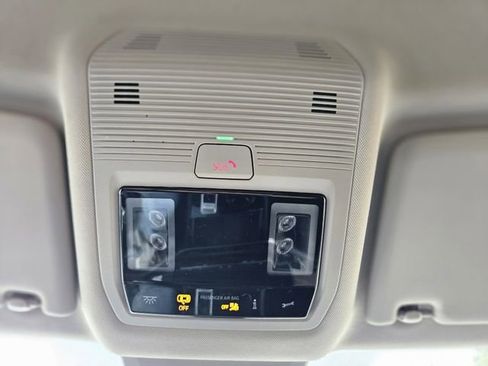 Used 2024 Volkswagen Atlas SE image 25