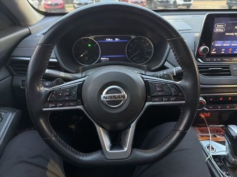 Used 2019 Nissan Altima 2.5 SR w/ SR Premium Package image 11