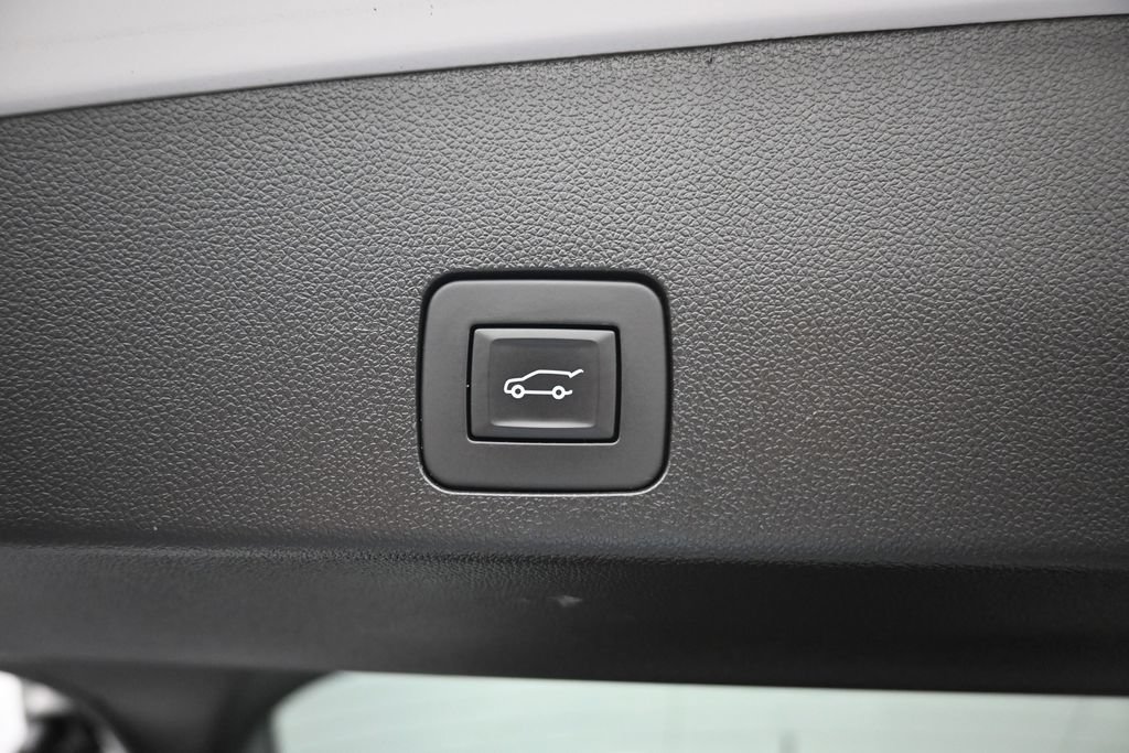 Used 2024 Buick Encore GX Avenir w/ Avenir Technology Package AWD/4WD image 30