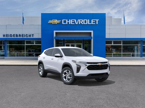 New 2026 Chevrolet Trax LS w/ LS Convenience Package FWD image 25