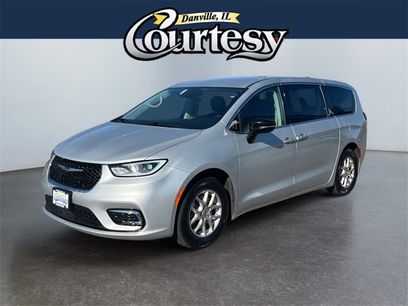 Used 2024 Chrysler Pacifica Touring-L