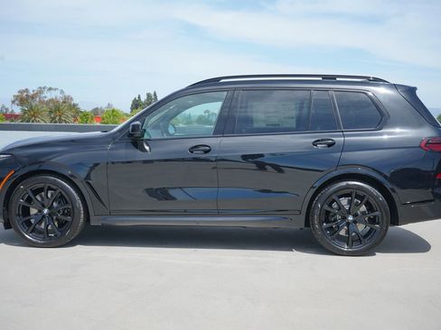 New 2026 BMW X7 xDrive40i w/ M Sport Package AWD/4WD image 4