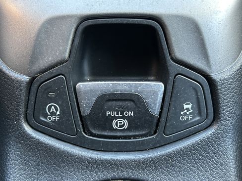 Used 2020 Jeep Compass Latitude AWD/4WD image 17