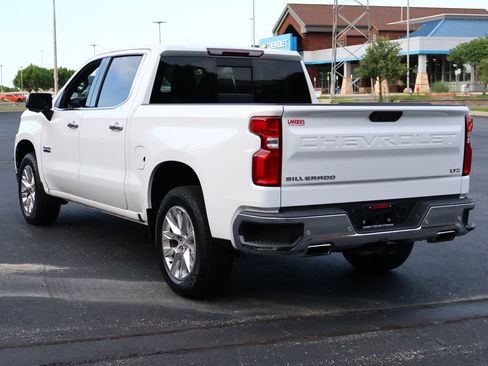 Used 2019 Chevrolet Silverado 1500 LTZ AWD/4WD image 6