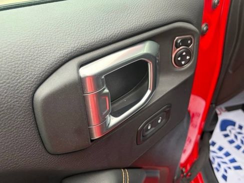 Used 2024 Jeep Wrangler Unlimited Sahara w/ Technology Group AWD/4WD image 13
