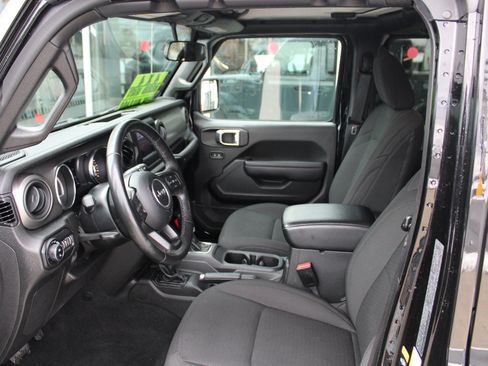 Used 2022 Jeep Gladiator Sport image 31