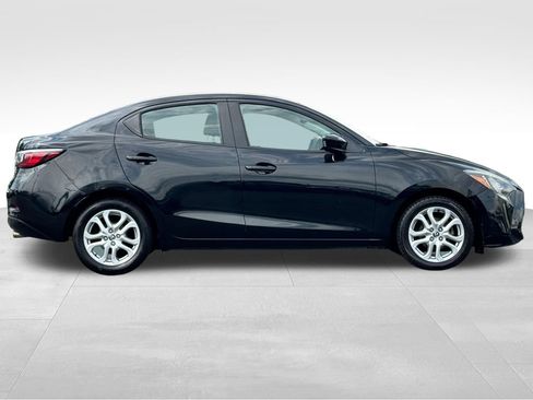 Used 2018 Toyota Yaris iA FWD image 14