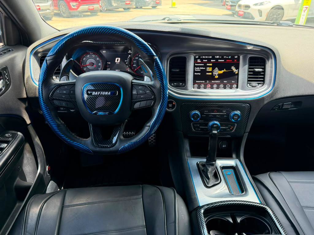 Used 2017 Dodge Charger R/T RWD image 9