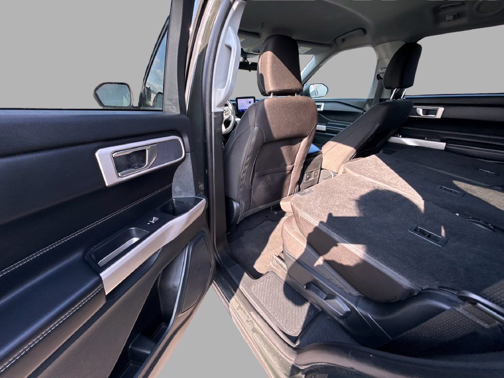 Used 2024 Ford Explorer XLT AWD/4WD image 13