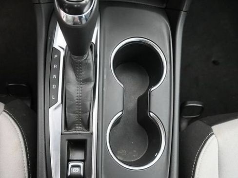 Used 2020 Chevrolet Equinox LS FWD image 20
