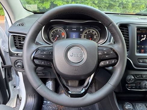 Used 2023 Jeep Cherokee Altitude Lux AWD/4WD image 14