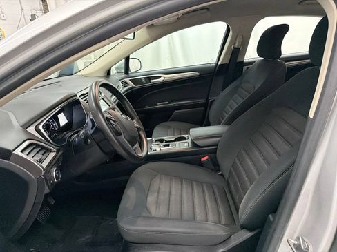 Used 2019 Ford Fusion SE FWD image 13