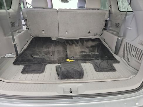 Used 2017 Toyota Highlander LE FWD image 25
