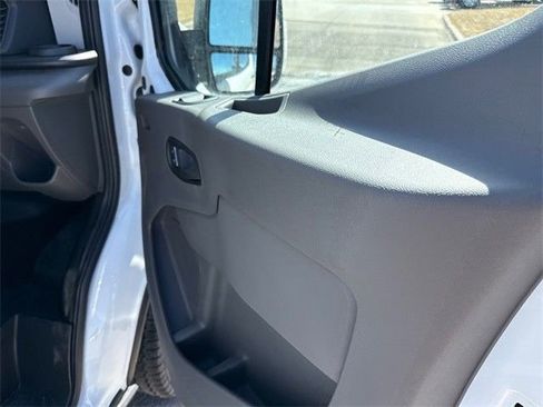 New 2025 Ford Transit 250 Low Roof RWD image 28