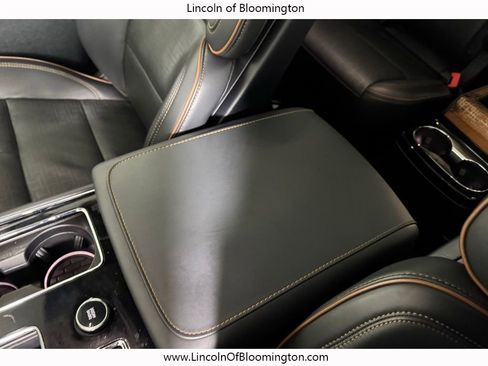 Certified 2025 Lincoln Aviator Black Label image 35