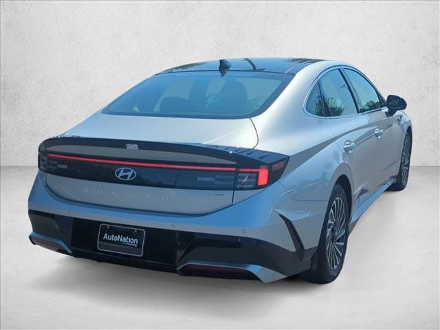 Certified 2025 Hyundai Sonata Limited FWD image 2