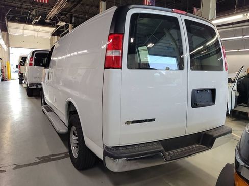 Used 2025 Chevrolet Express 2500 w/ Driver Convenience Package RWD image 4