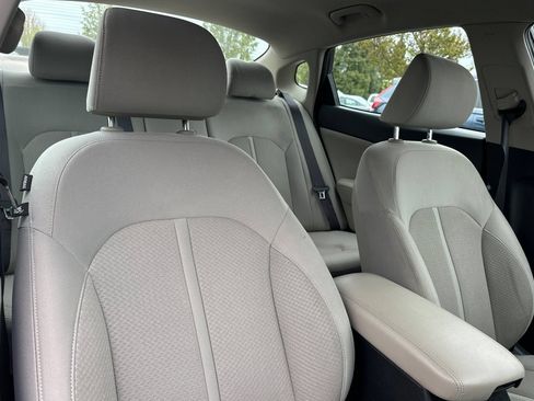 Used 2017 Kia Optima Premium w/ Hybrid Convenience Package FWD image 16