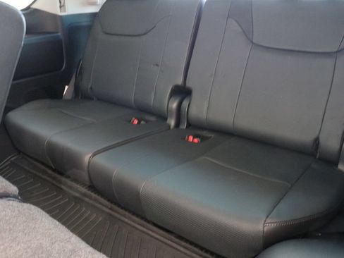 Used 2017 Lexus LX 570 4WD w/ Luxury Package image 35