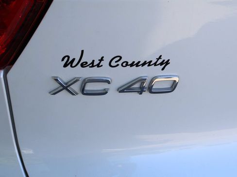 Used 2021 Volvo XC40 P8 Recharge w/ Advanced Package AWD/4WD image 9
