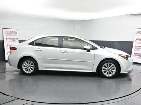Used 2025 Toyota Corolla LE image 9