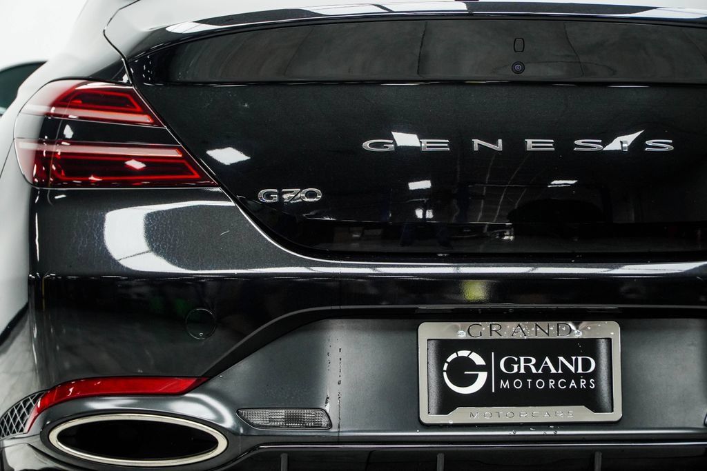 Used 2023 Genesis G70 3.3T RWD image 18