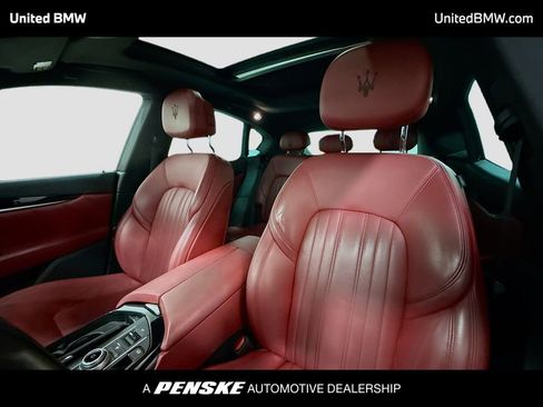 Used 2021 Maserati Levante image 5