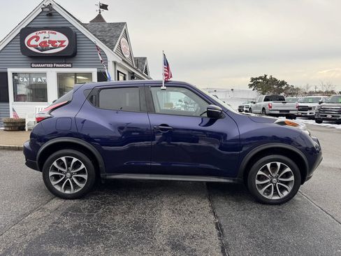 Used 2017 Nissan Juke SV image 11