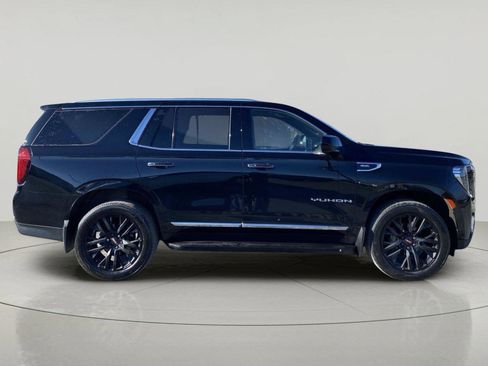 Used 2023 GMC Yukon SLT AWD/4WD image 2