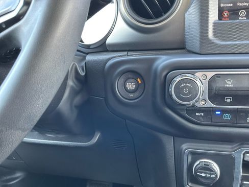 Used 2023 Jeep Wrangler Unlimited AWD/4WD image 17
