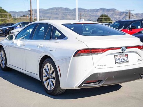 Used 2022 Toyota Mirai XLE image 9